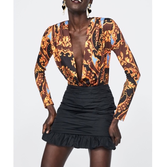 Zara Tops - 2/$30🌻| NWOT Zara Crossover Chain Print Bodysuit